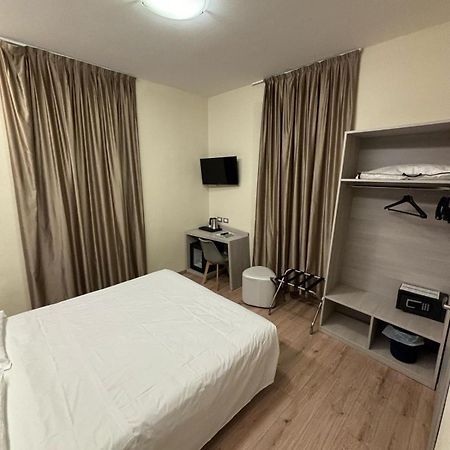 Hotel Giardinetto Al Sant'Orsola Bologna Bagian luar foto
