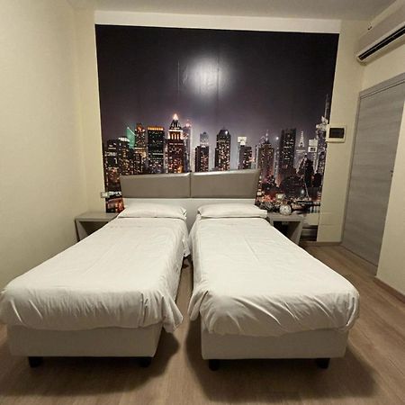 Hotel Giardinetto Al Sant'Orsola Bologna Bagian luar foto