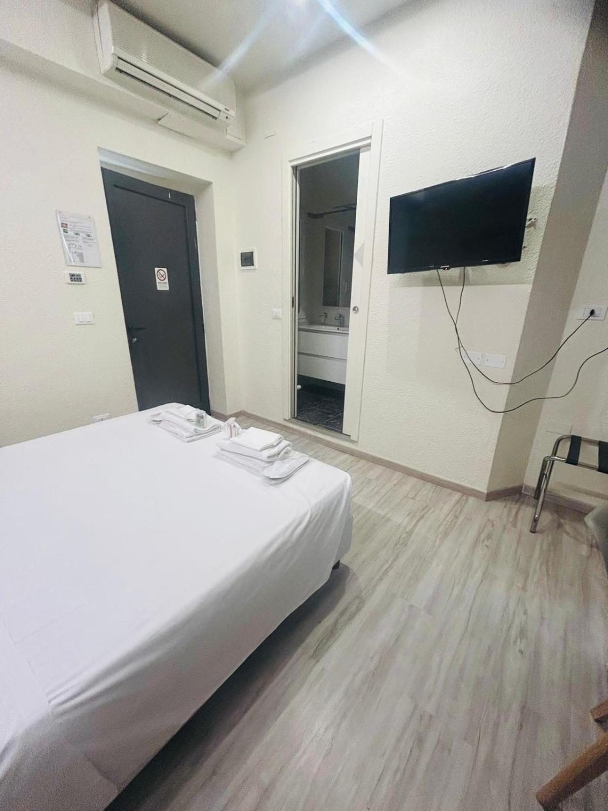 Hotel Giardinetto Al Sant'Orsola Bologna Bagian luar foto