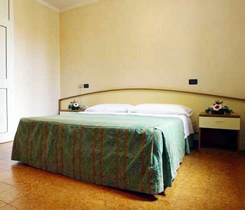 Hotel Giardinetto Al Sant'Orsola Bologna Bagian luar foto